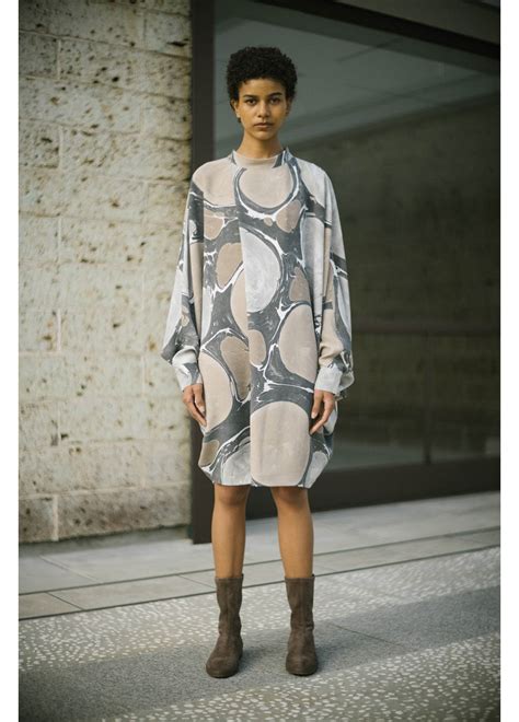 ISSEY MIYAKE ONLINE STORE